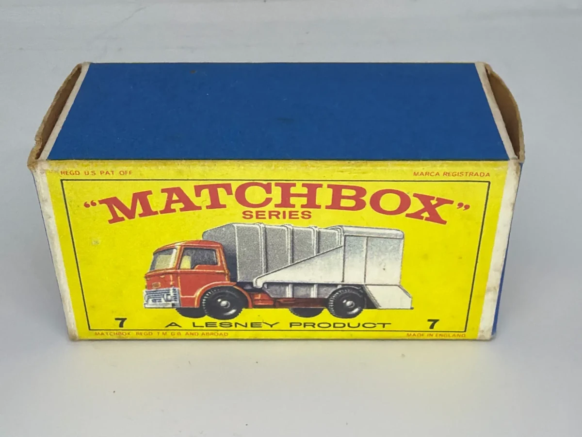1967 Refuse Truck Orange: Box: Image 2