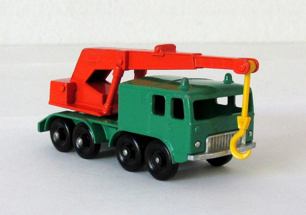 Hot Wheels 8 Wheel Crane