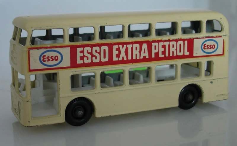 Hot Wheels Daimler Bus