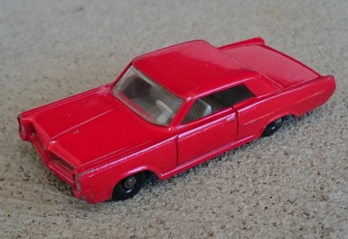 Hot Wheels Pontiac GP Sports Coupe
