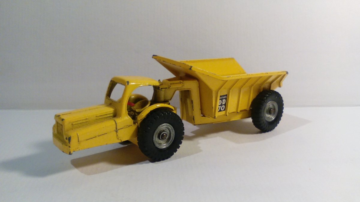 Hot Wheels Dinkum Dumper