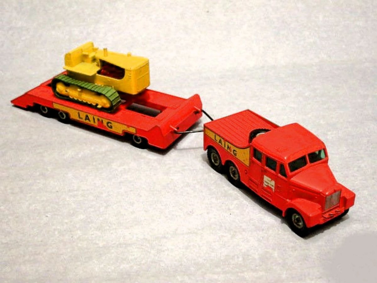 Hot Wheels Prime Mover & Caterpillar Tractor