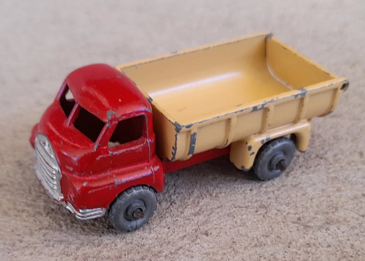 Hot Wheels Bedford 7 Ton Tipper