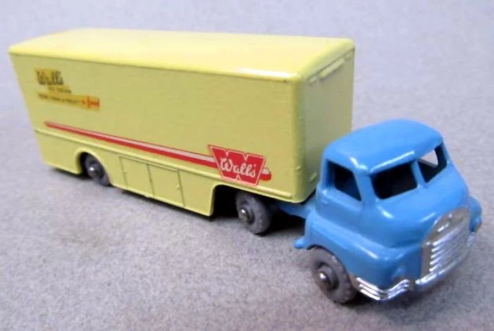 Hot Wheels Bedford Articulated Truck