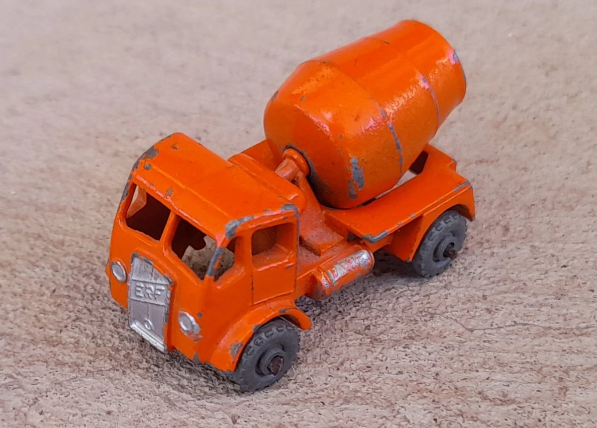 Hot Wheels ERF Cement Mixer