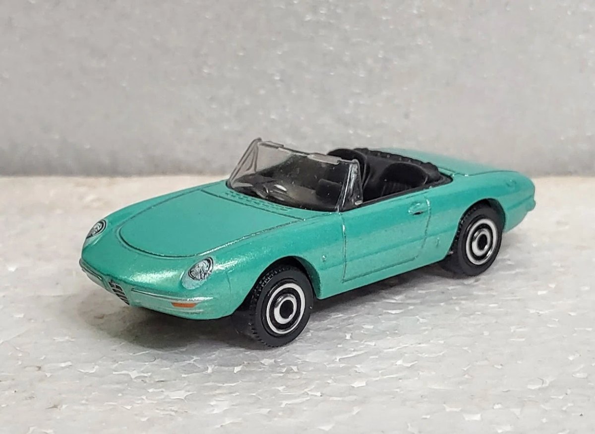 2026 67 Alfa Romeo Duetto Teal: No package: Image 3