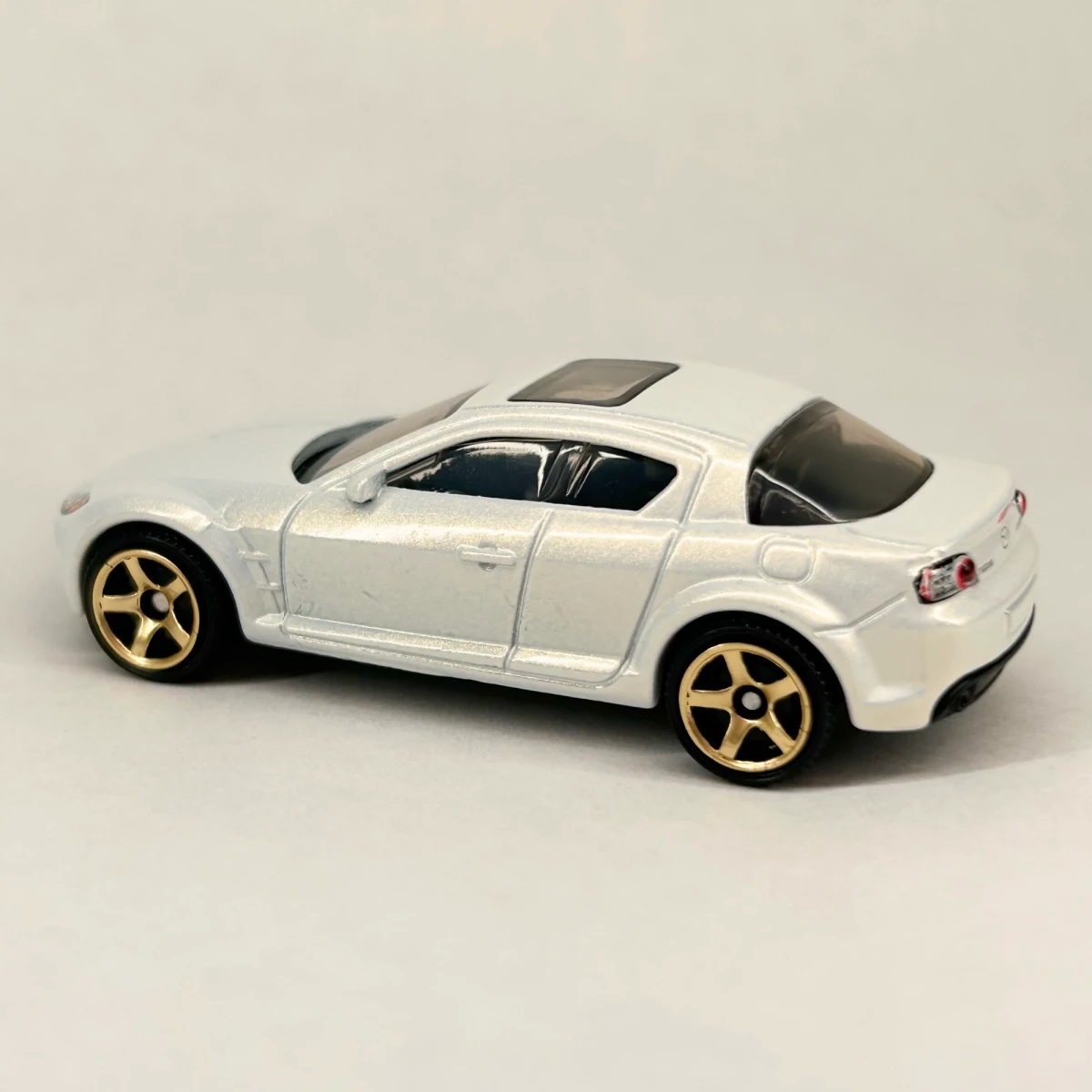 2026 2004 Mazda RX-8 White: No Package: Image 6
