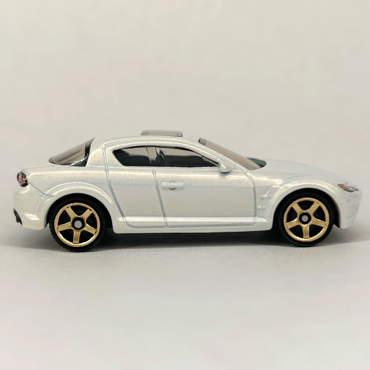 2026 2004 Mazda RX-8 White: No Package: Image 4