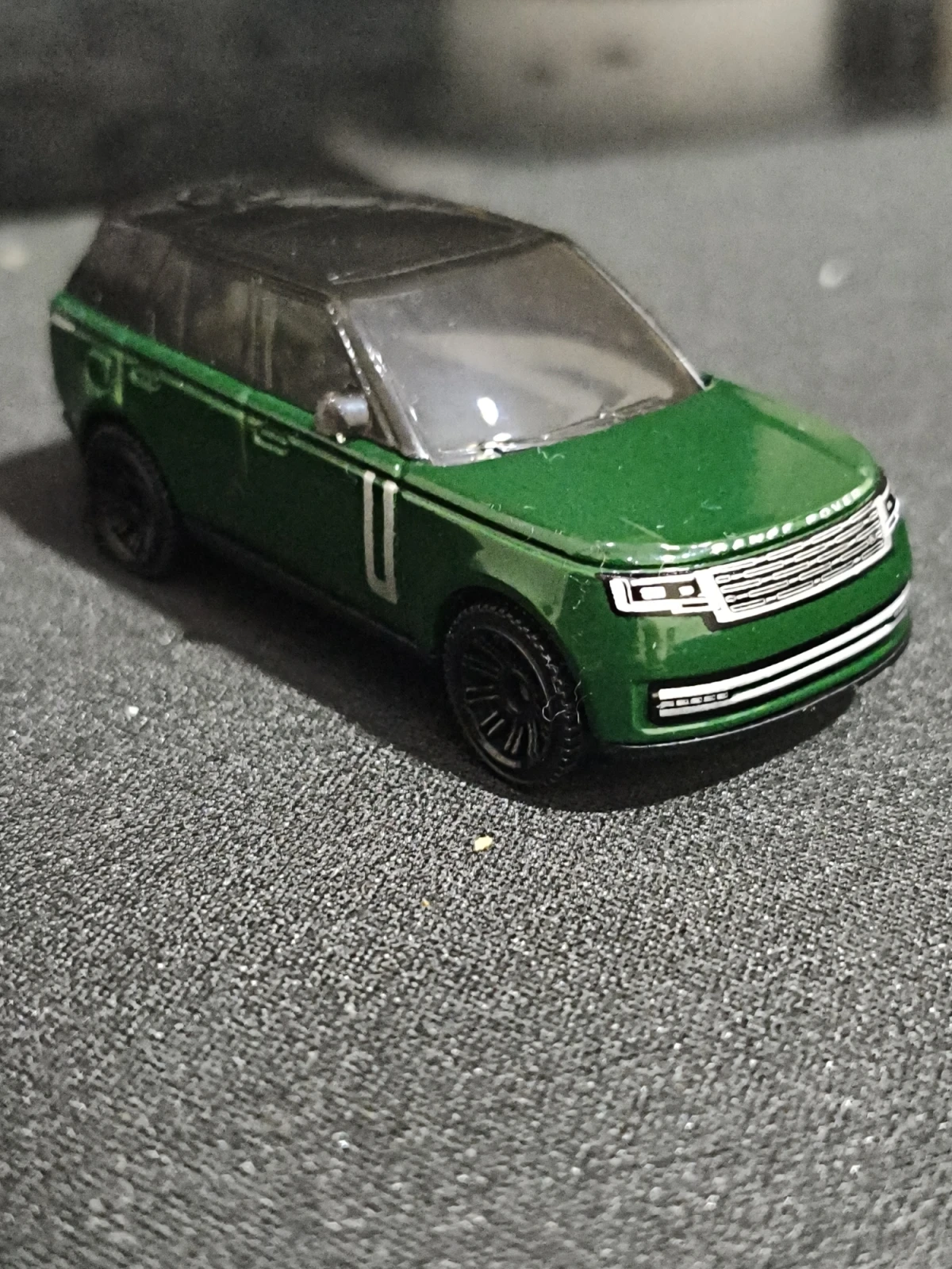 2026 2024 Range Rover PHEV Green: No Package: Image 3