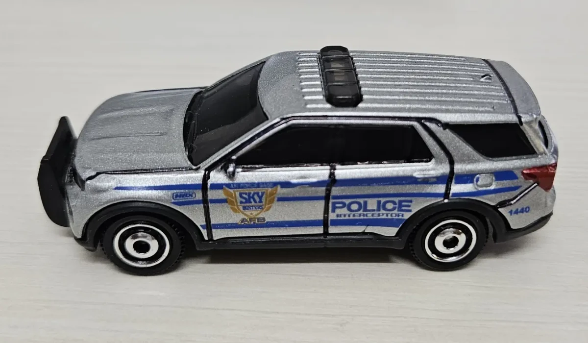 2026 Ford Police Interceptor Silver: No Package: Image 5