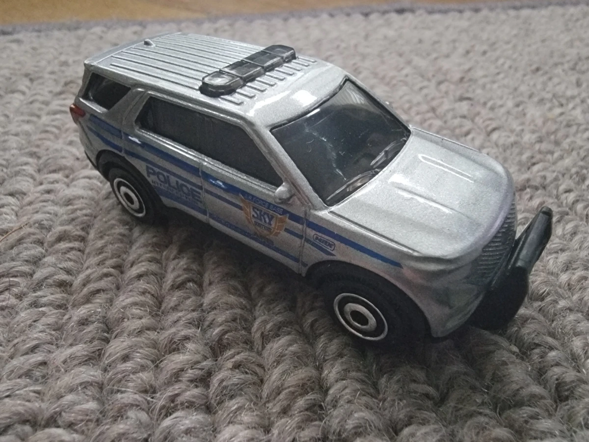 2026 Ford Police Interceptor Silver: No Package: Image 4