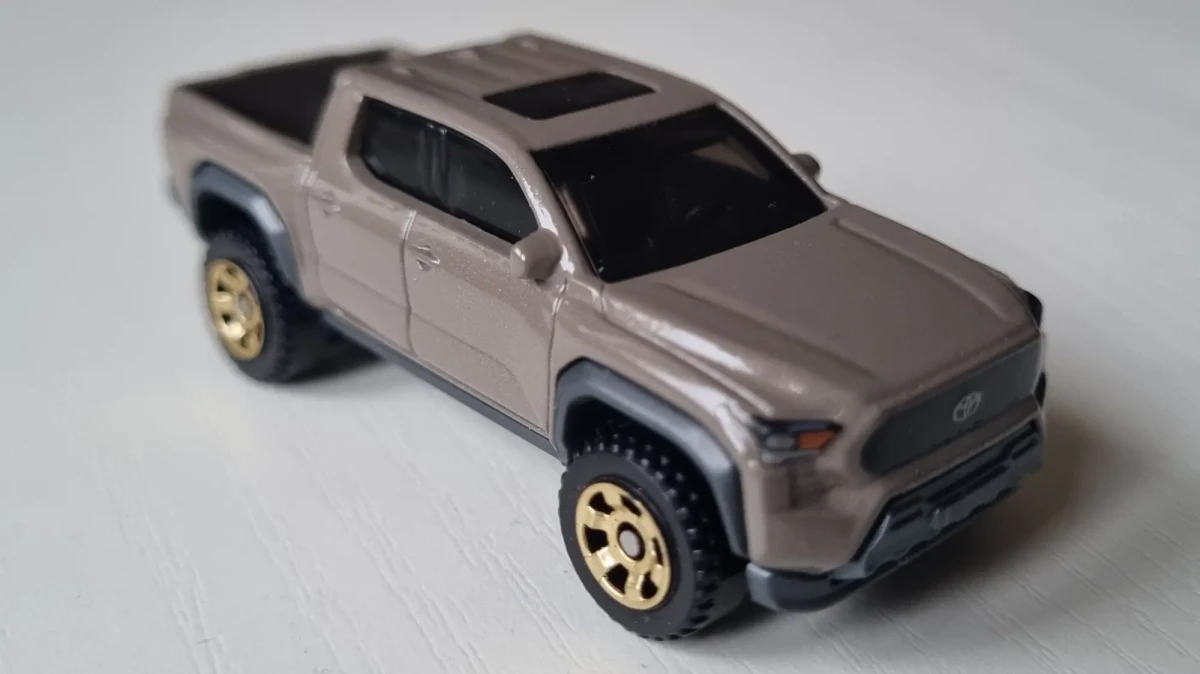 2026 2024 Toyota Tacoma Brown: No Package: Image 3