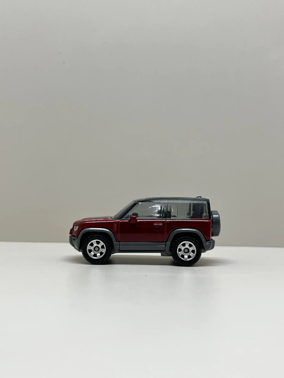 2026 2020 Land Rover Defender 90 Red: No Package: Image 4