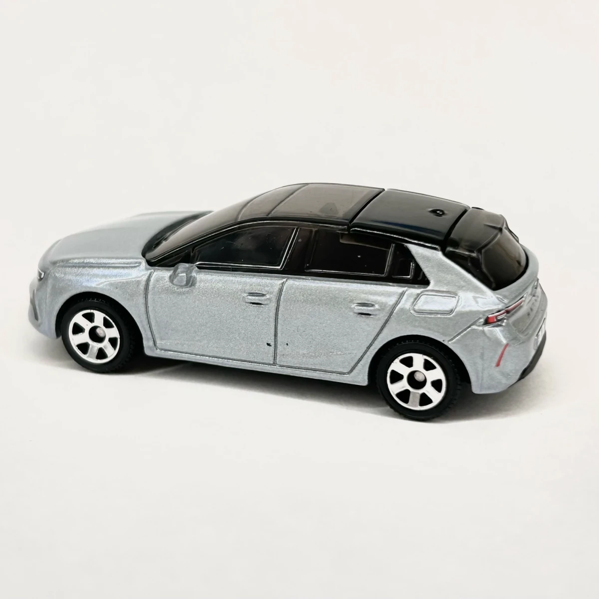 2026 Opel Astra Grey: No Package: Image 8