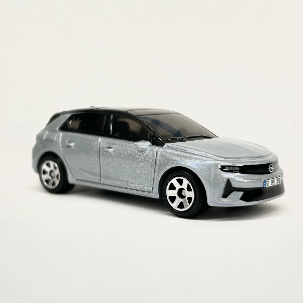 2026 Opel Astra Grey: No Package: Image 5