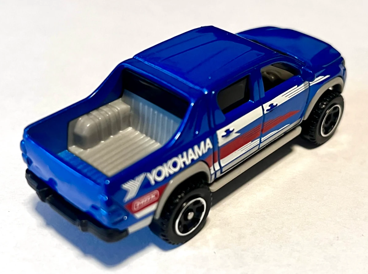 2026 2018 Toyota Hilux Blue: No Package: Image 2
