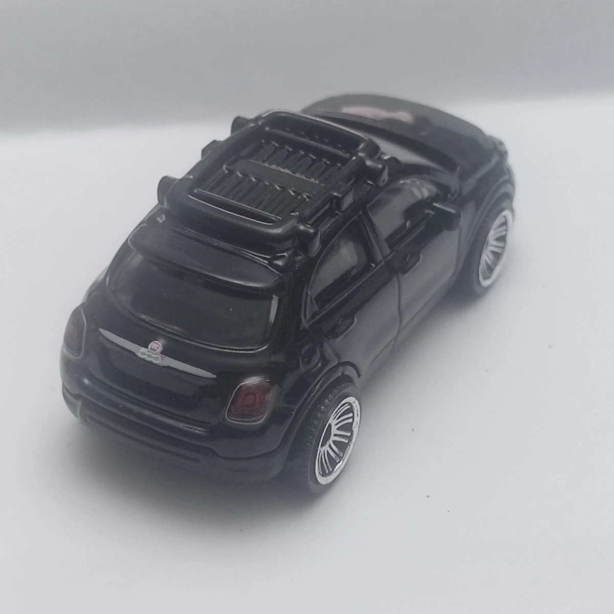 2025 2016 Fiat 500X Black: No Package: Image 2