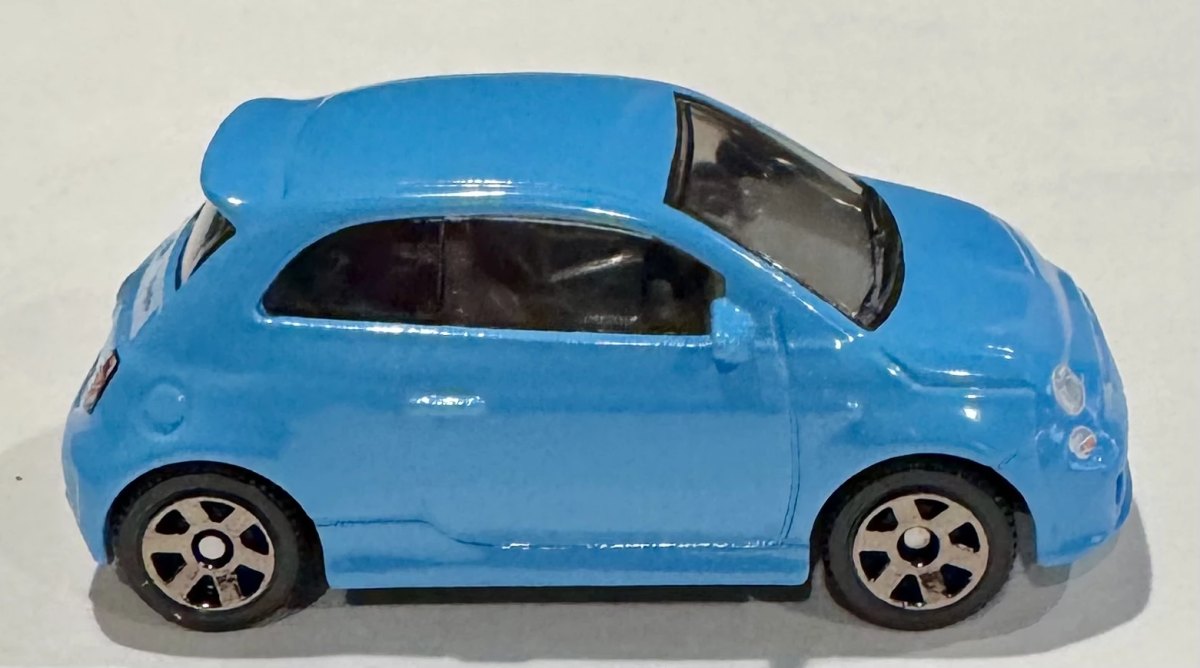 Hot Wheels 2019 Fiat 500 Turbo