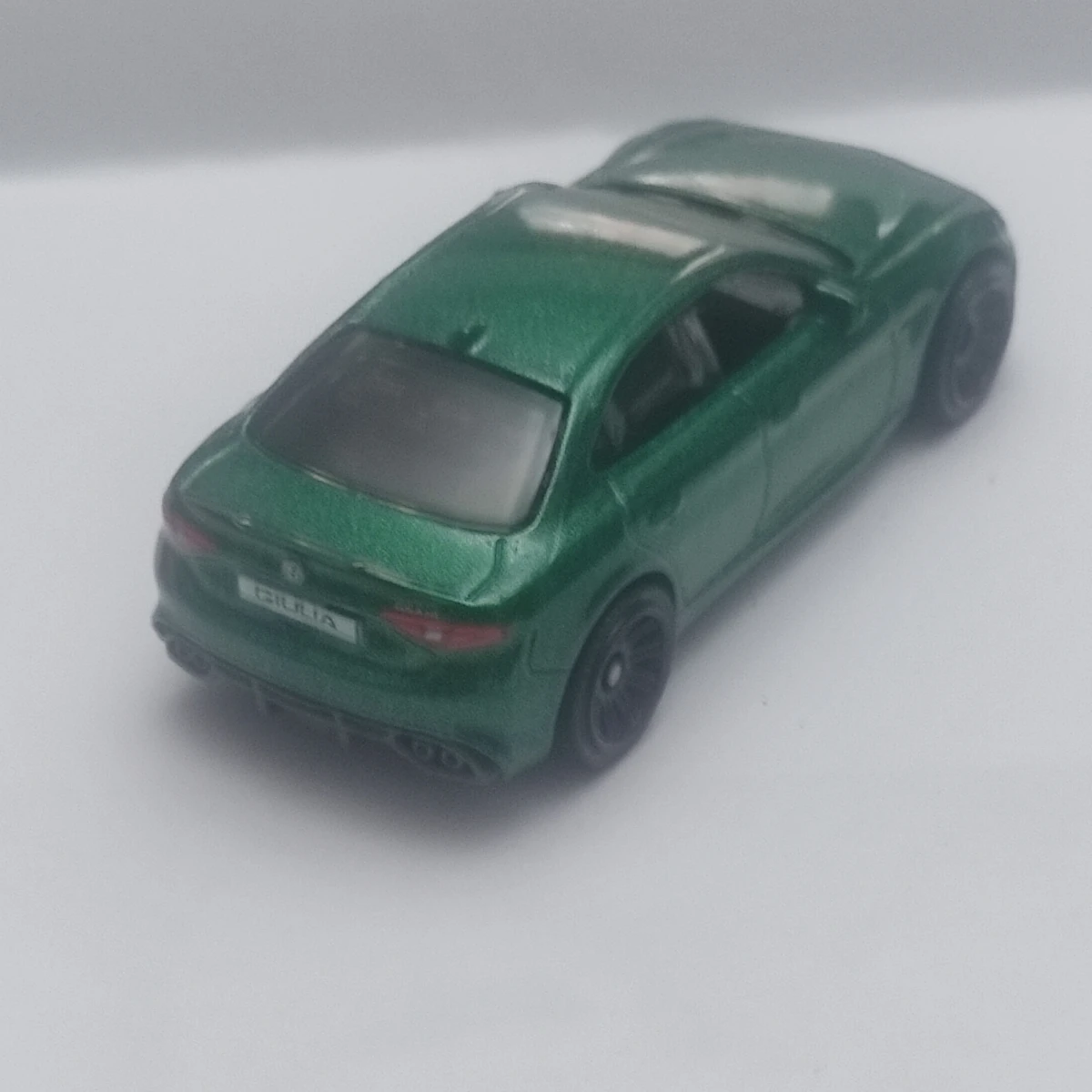 2025 Alfa Romeo Giulia Green: No Package: Image 2