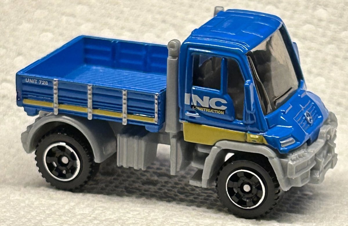 Hot Wheels Mercedes-Benz Unimog U300