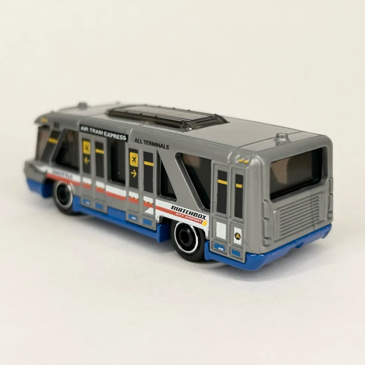 2025 Swift Shuttle Grey: No Package: Image 4