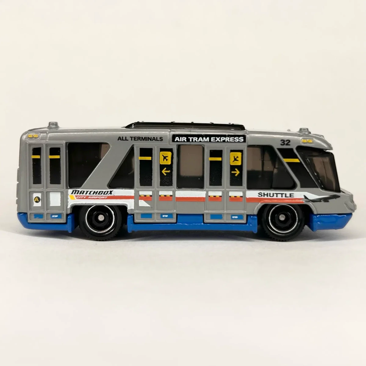 2025 Swift Shuttle Grey: No Package: Image 3
