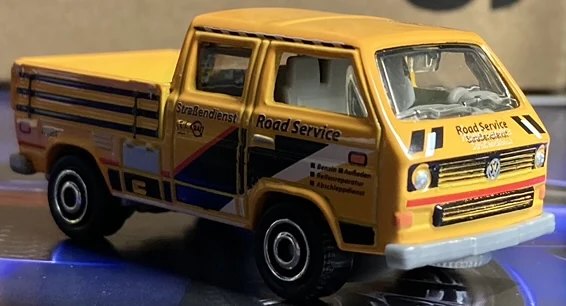 Hot Wheels 90 Volkswagen Transporter Crew Cab