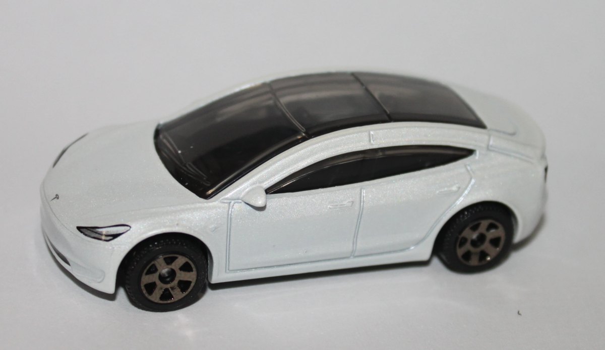Hot Wheels Tesla Model 3