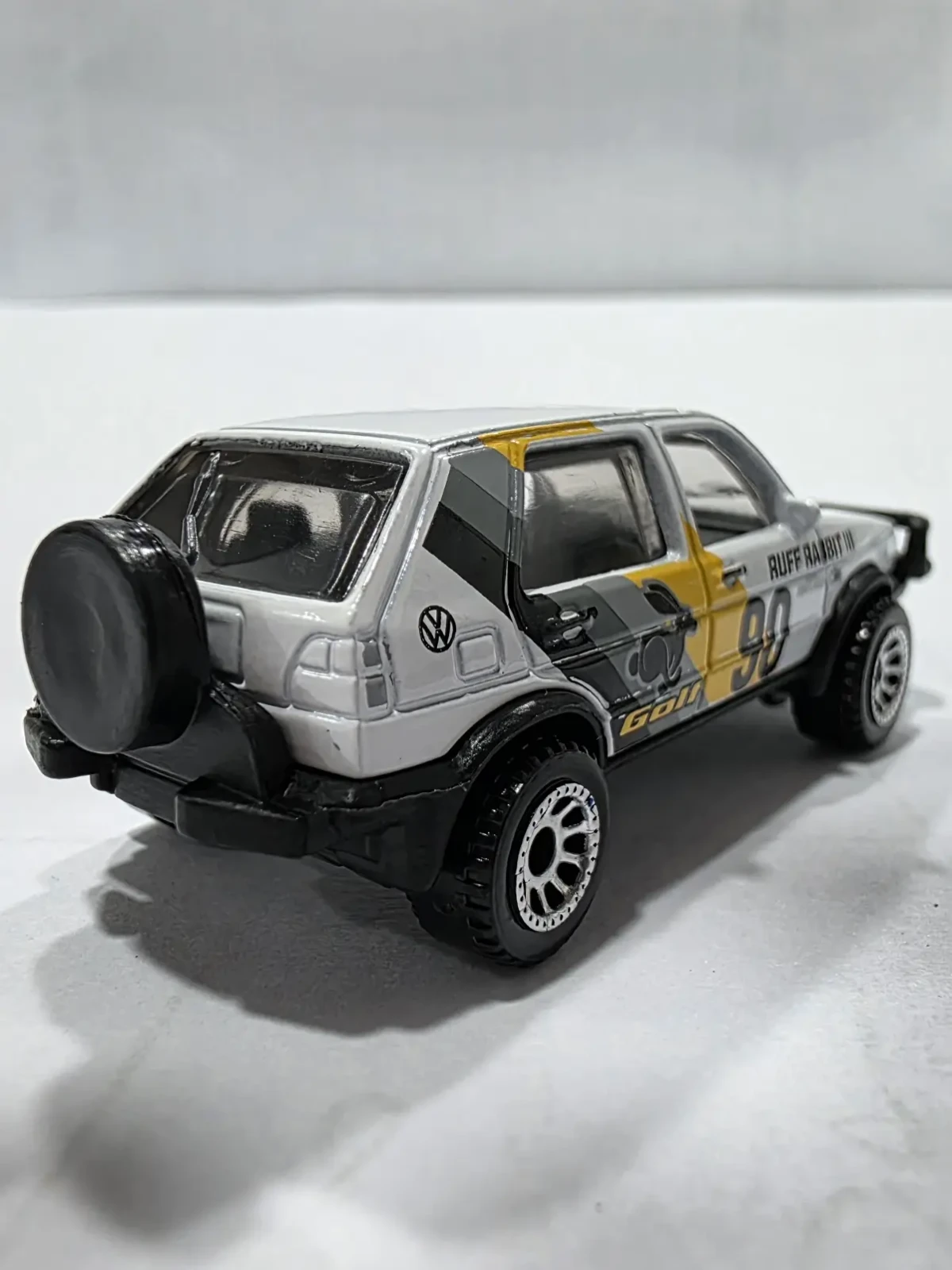 2024 90 Volkswagen Golf Country White: No Package: Image 4
