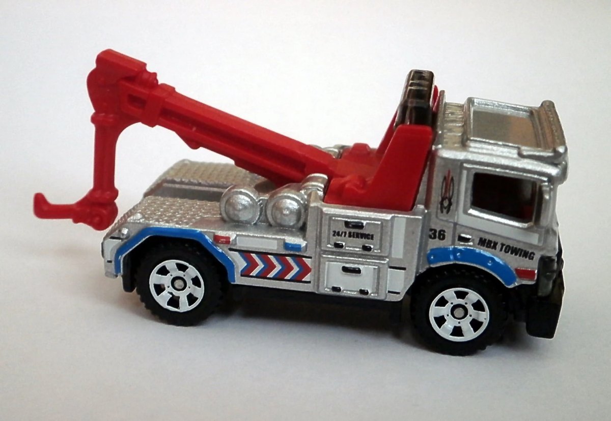 Hot Wheels Urban Tow Truck