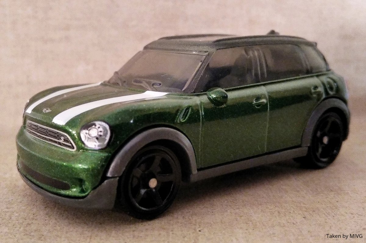 Hot Wheels 2011 Mini Countryman