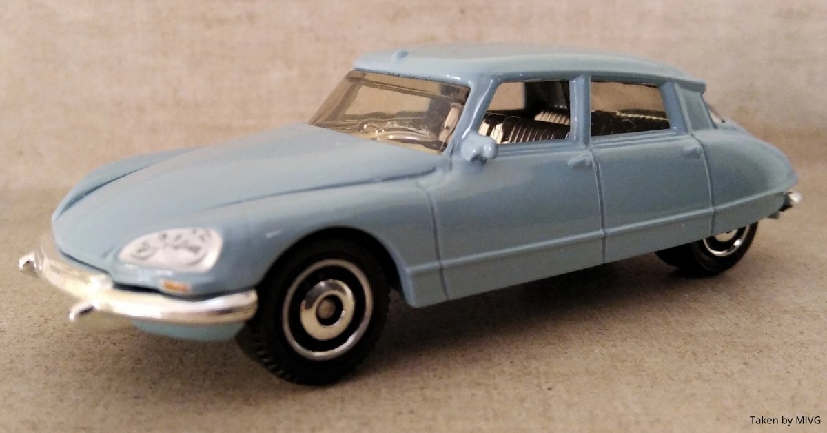 Hot Wheels DS 21 Pallas