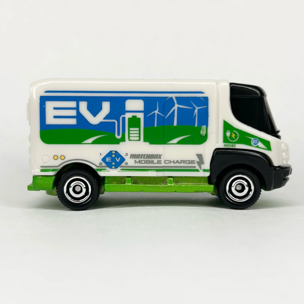 2022 09 International eStar: No Package: Image 3