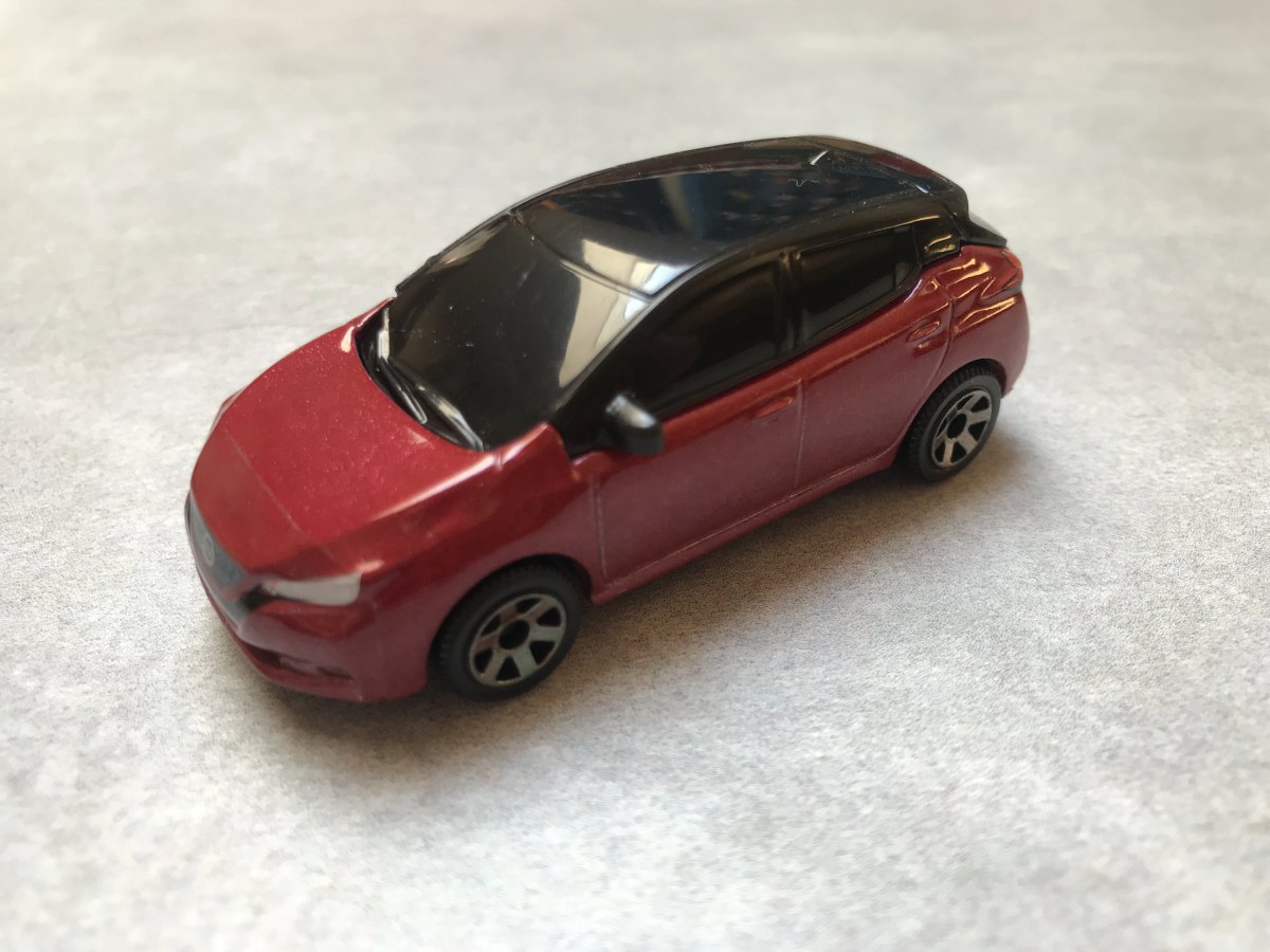 Hot Wheels 2018 Nissan Leaf