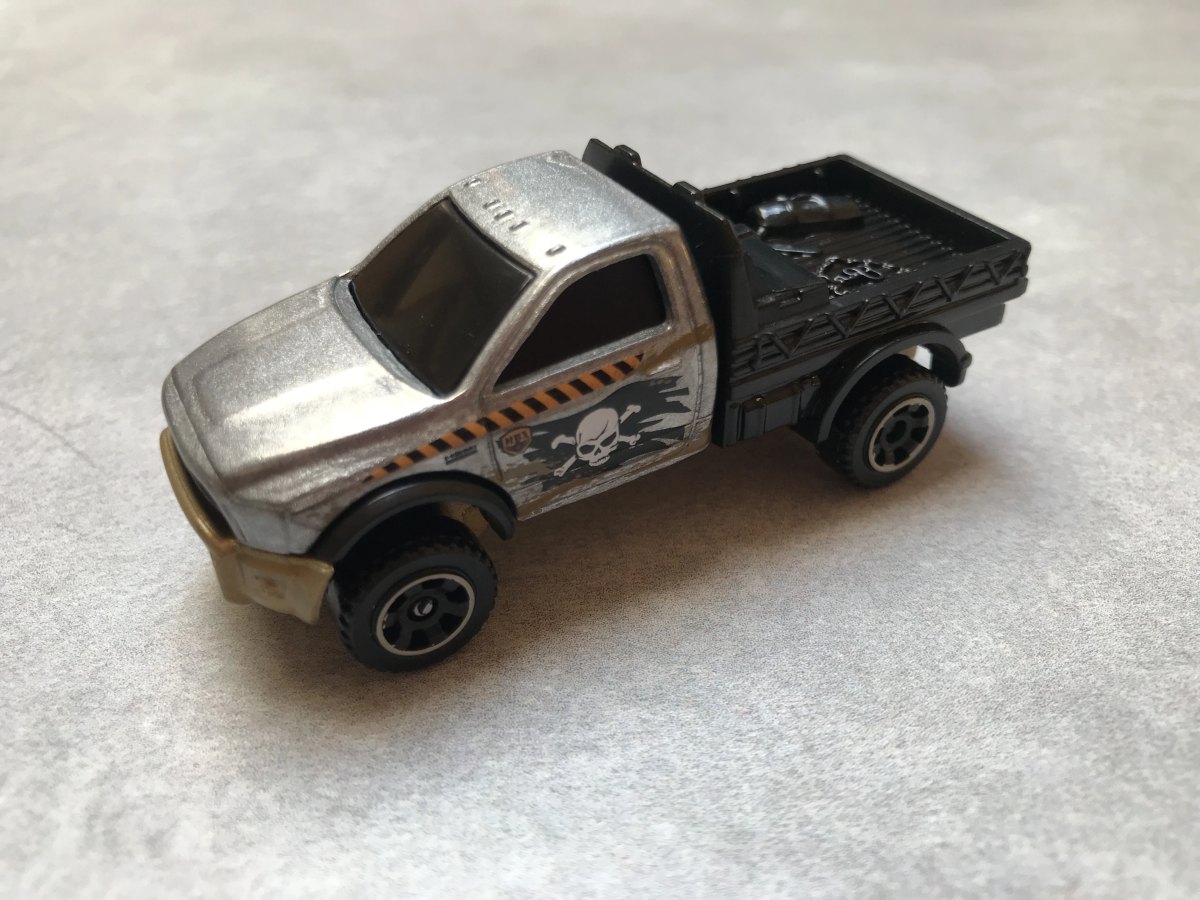 Hot Wheels 16 Ram Utility Flatbed
