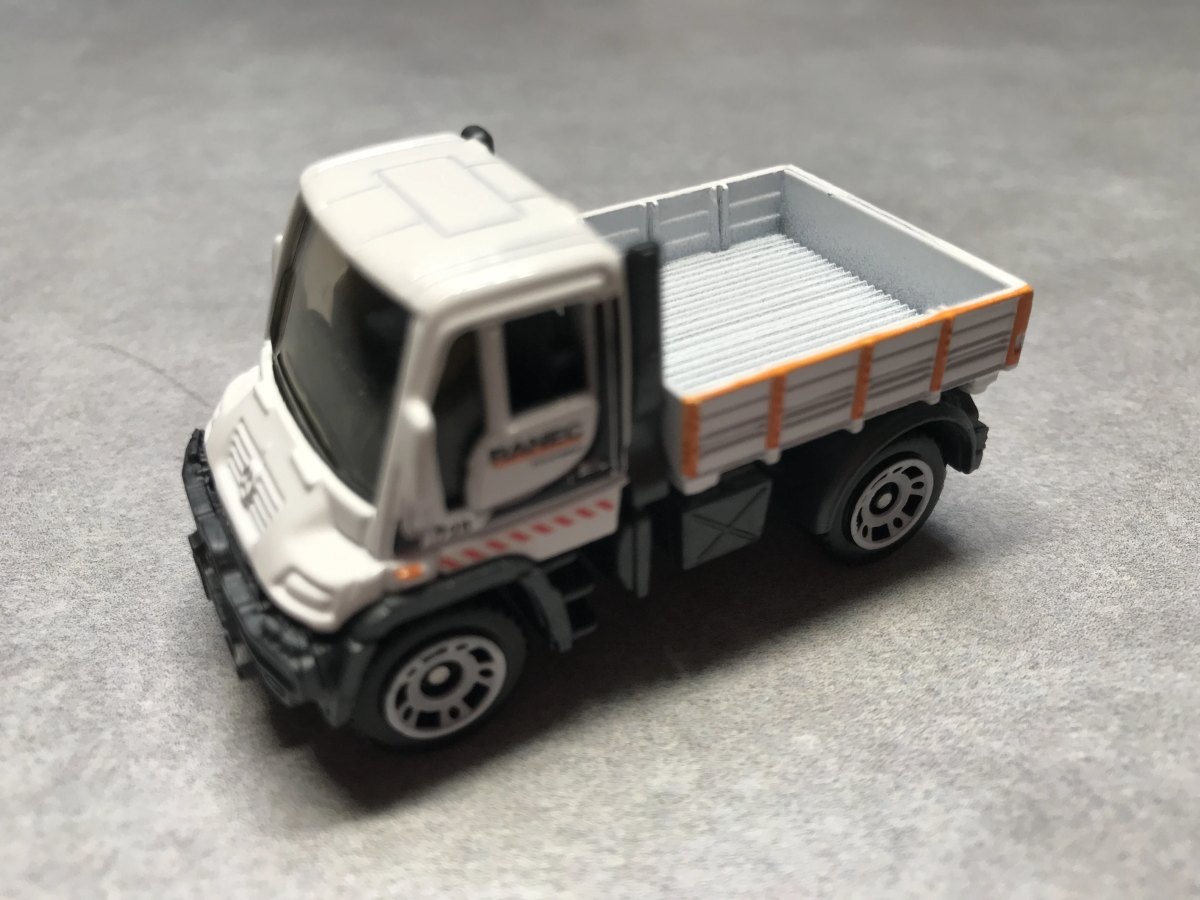 Hot Wheels Mercedes-Benz Unimog U300