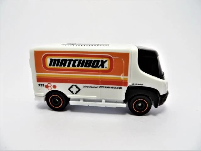 Hot Wheels 09 International eStar