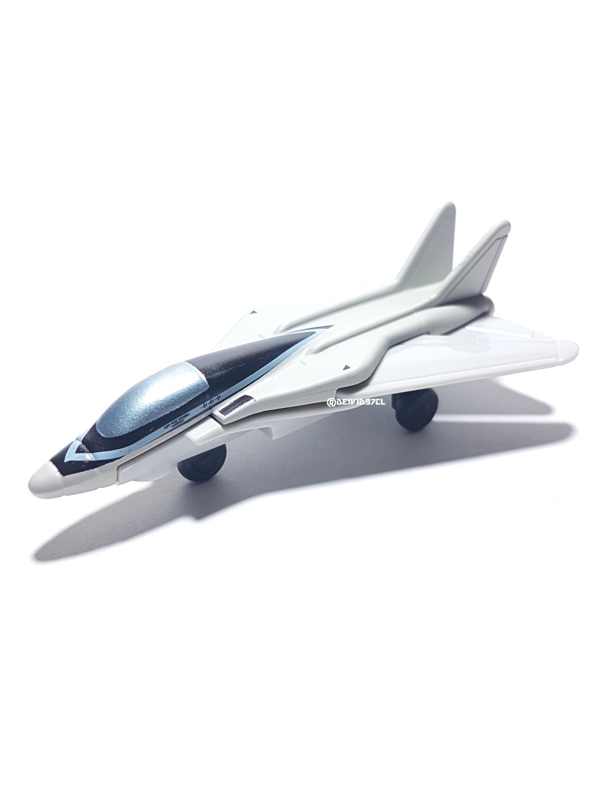 Hot Wheels Swing Wing