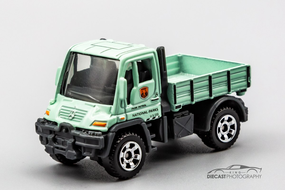 Hot Wheels Mercedes-Benz Unimog U300