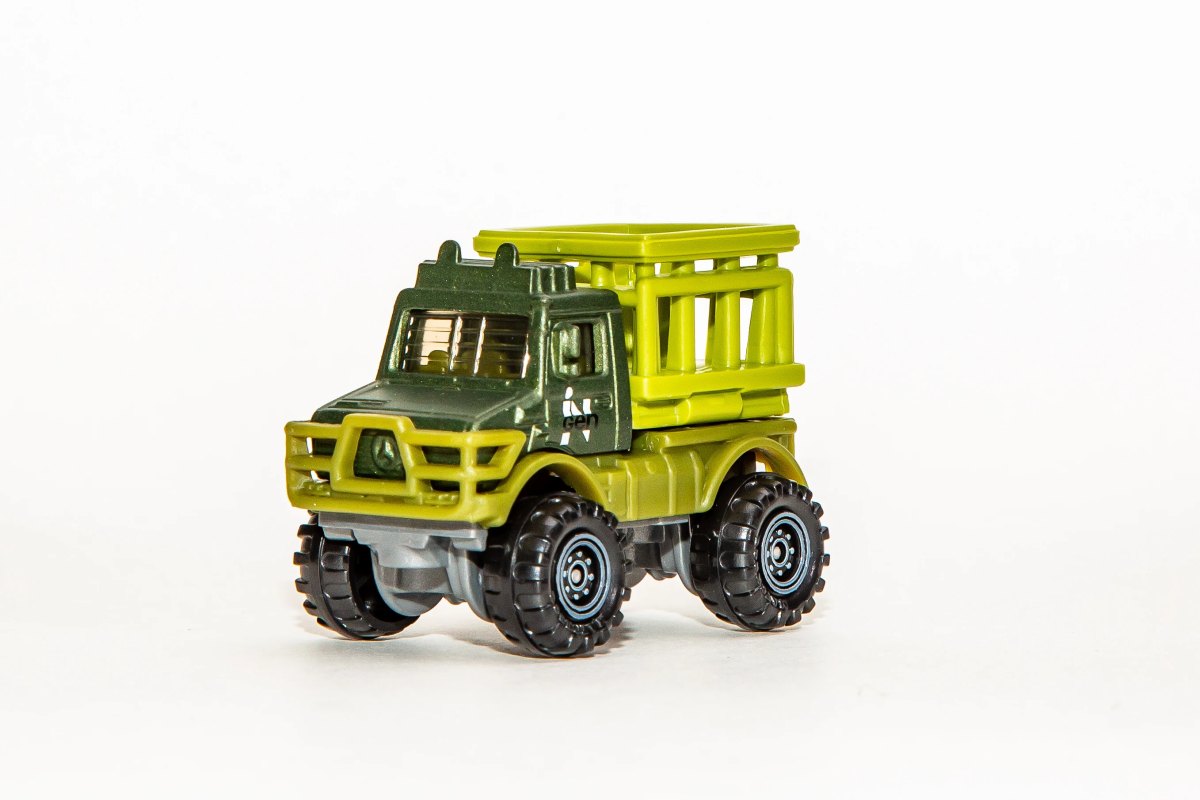 Hot Wheels ´97 Mercedes-Benz Unimog U1300