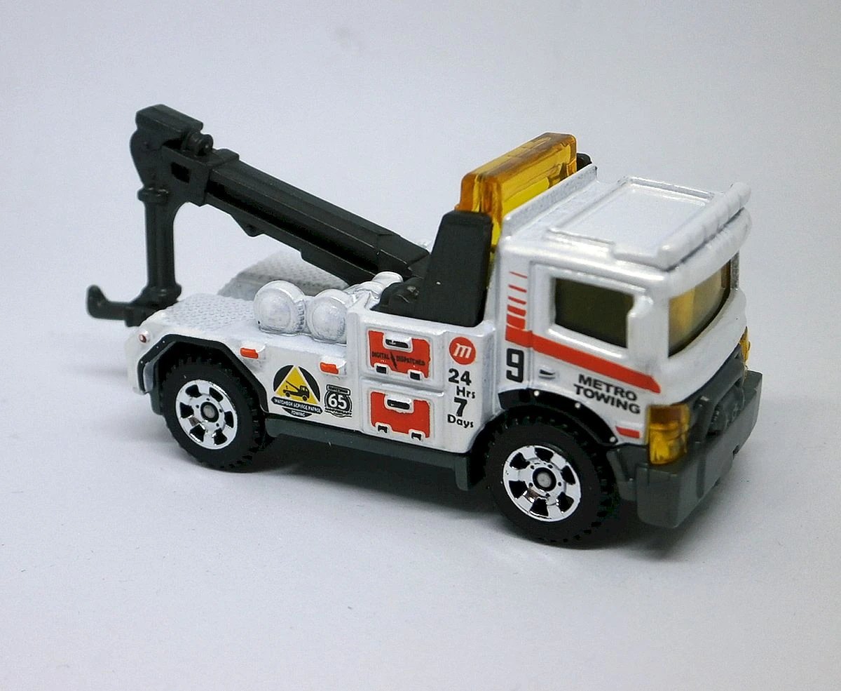 Hot Wheels Urban Tow Truck