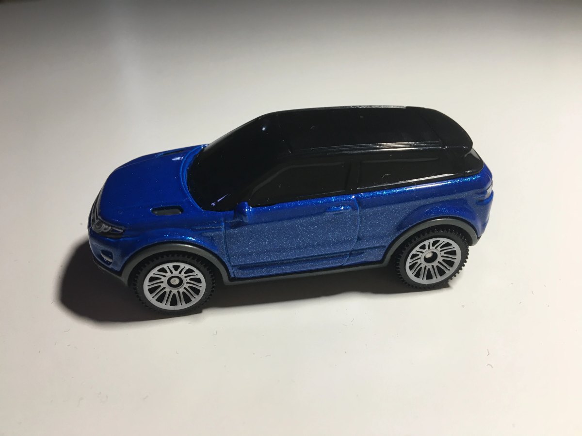 Hot Wheels 15 Range Rover Evoque