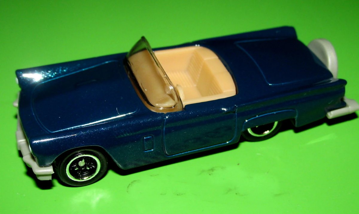 Hot Wheels 1957 Ford Thunderbird