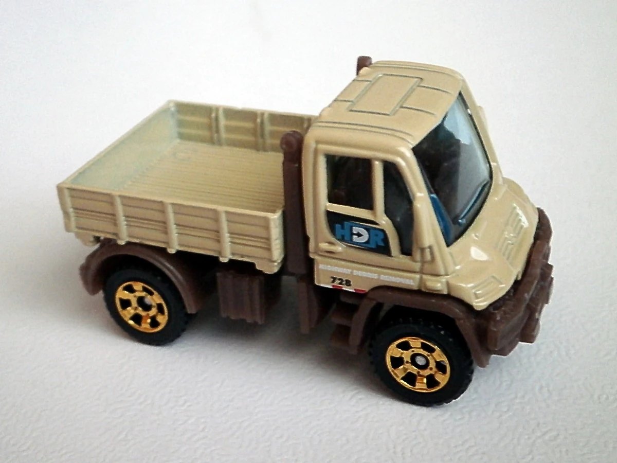 Hot Wheels Mercedes-Benz Unimog U300