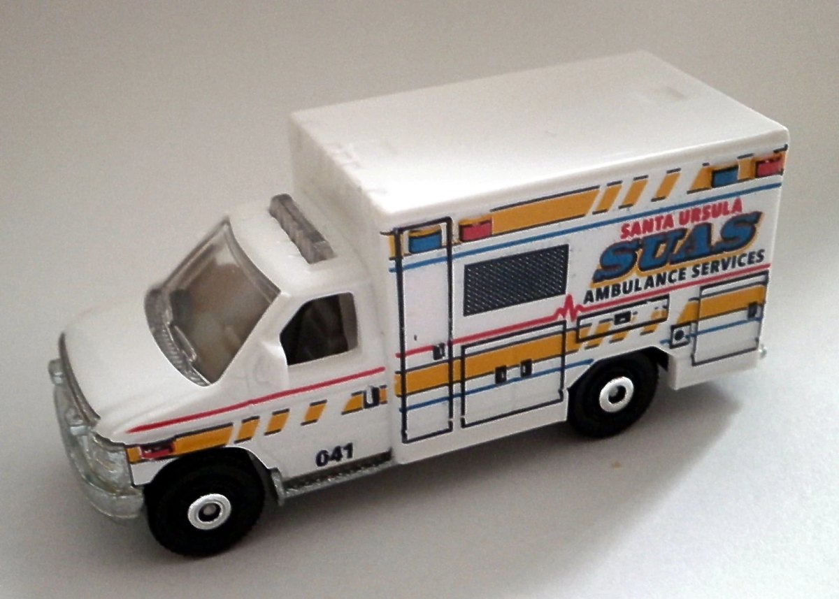 Hot Wheels Ford E-350 Ambulance