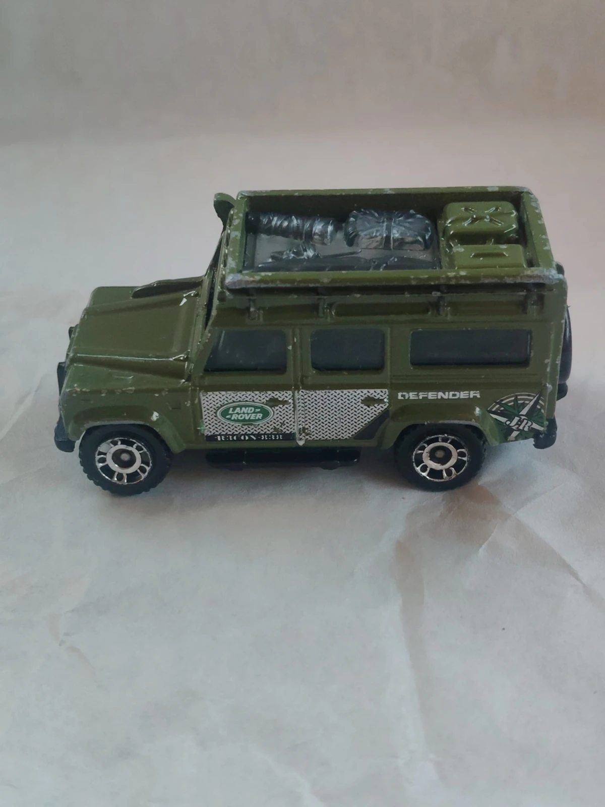 2014 Land Rover Defender 110 Green: No Package: Image 3