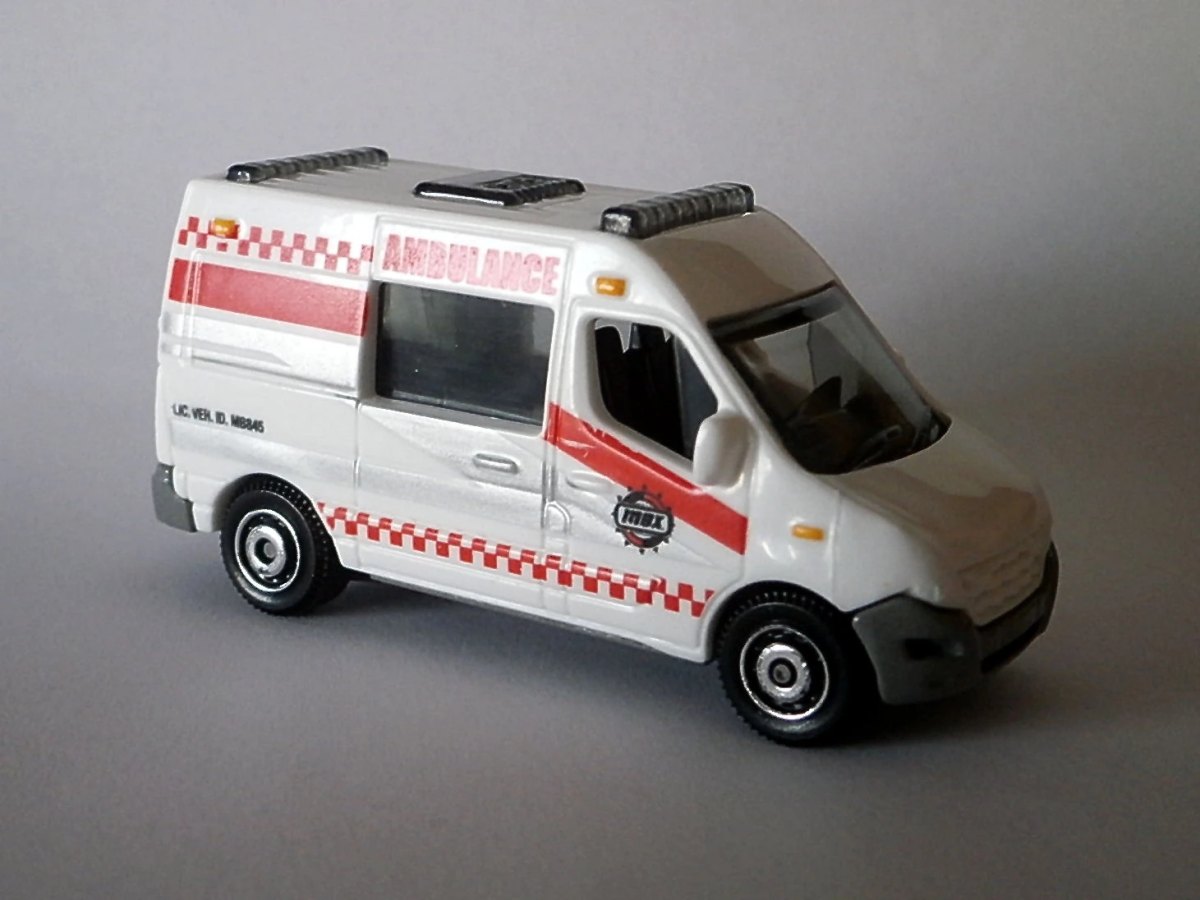 Hot Wheels Renault Master Ambulance