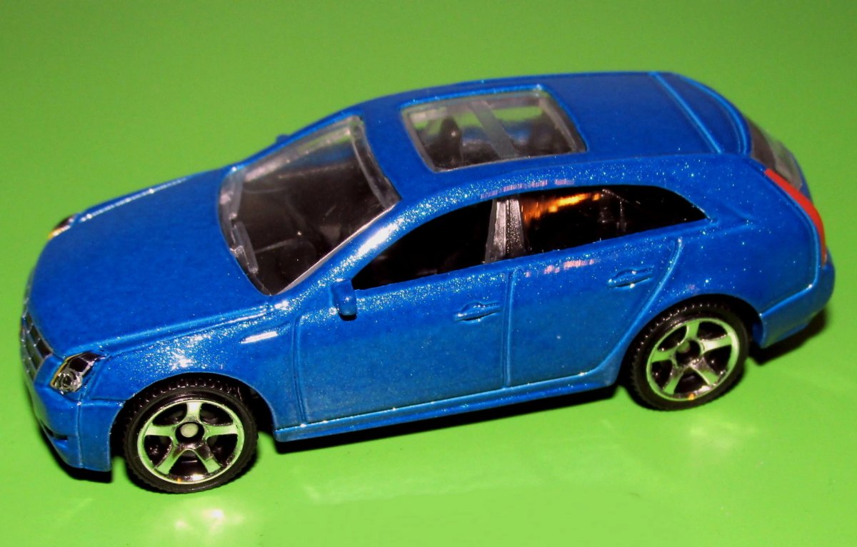 Hot Wheels Cadillac CTS Wagon