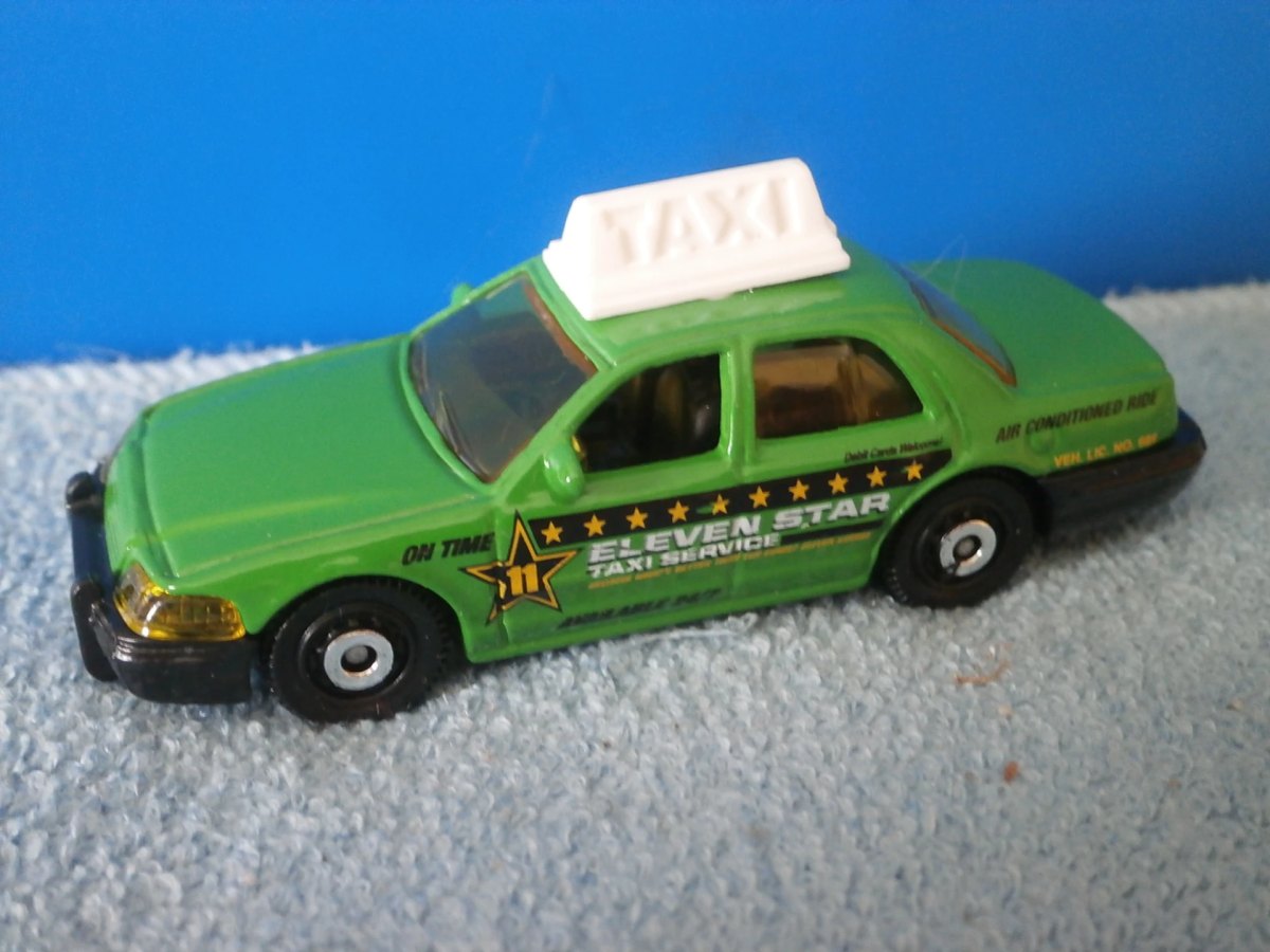 Hot Wheels 2006 Ford Crown Victoria