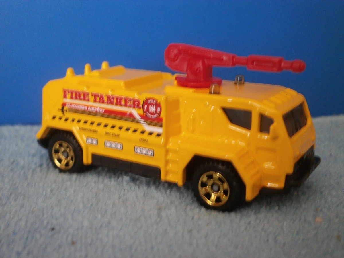 Hot Wheels Airport Fire Tanker